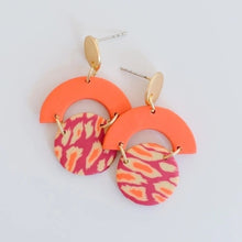 Load image into Gallery viewer, Earrings Rainey Lost in the Wild Desert
