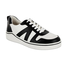 Load image into Gallery viewer, Alta Black &amp; White Sneaker
